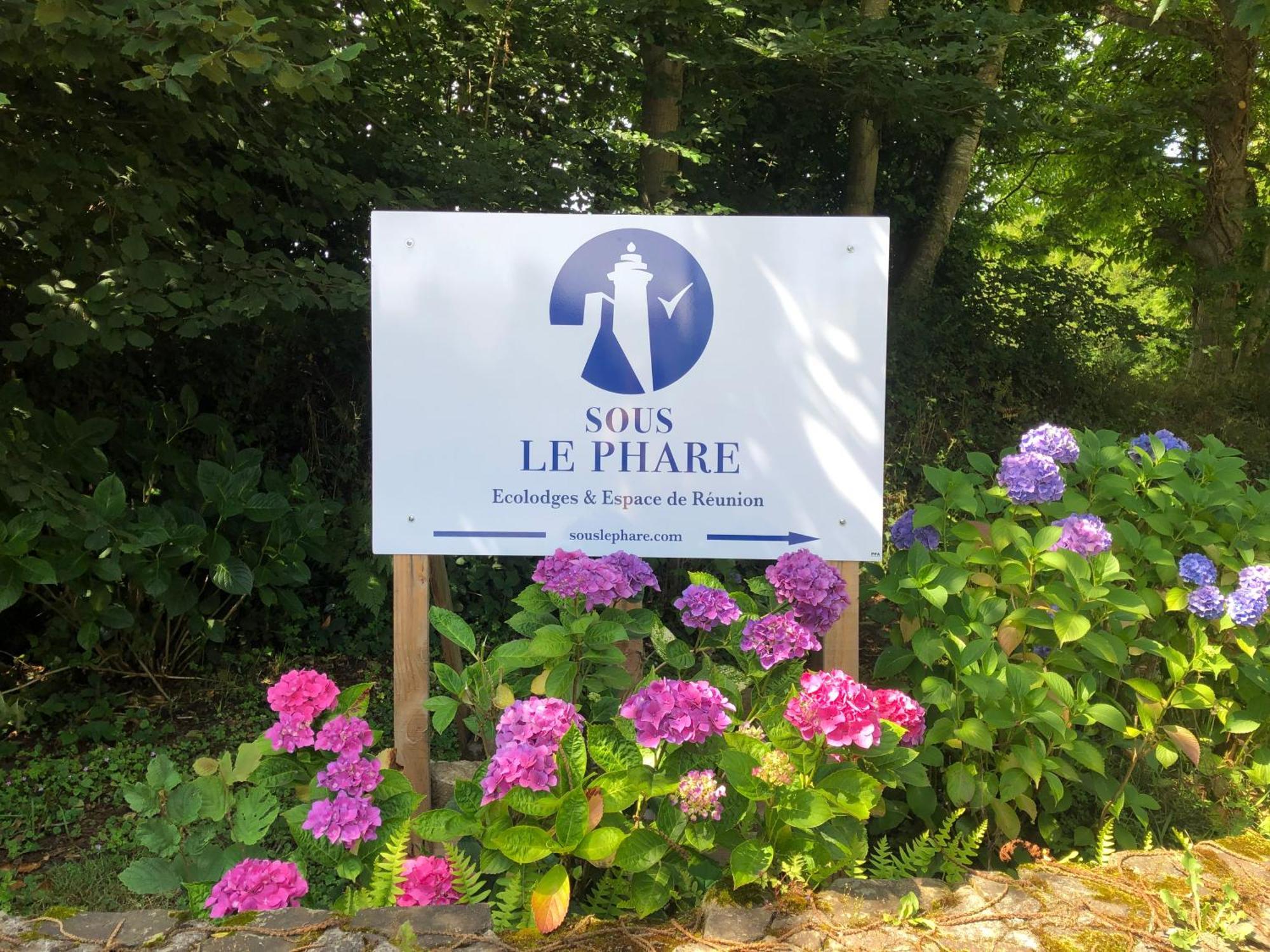 Les Ecolodges Sous Le Phare Луаннек Экстерьер фото