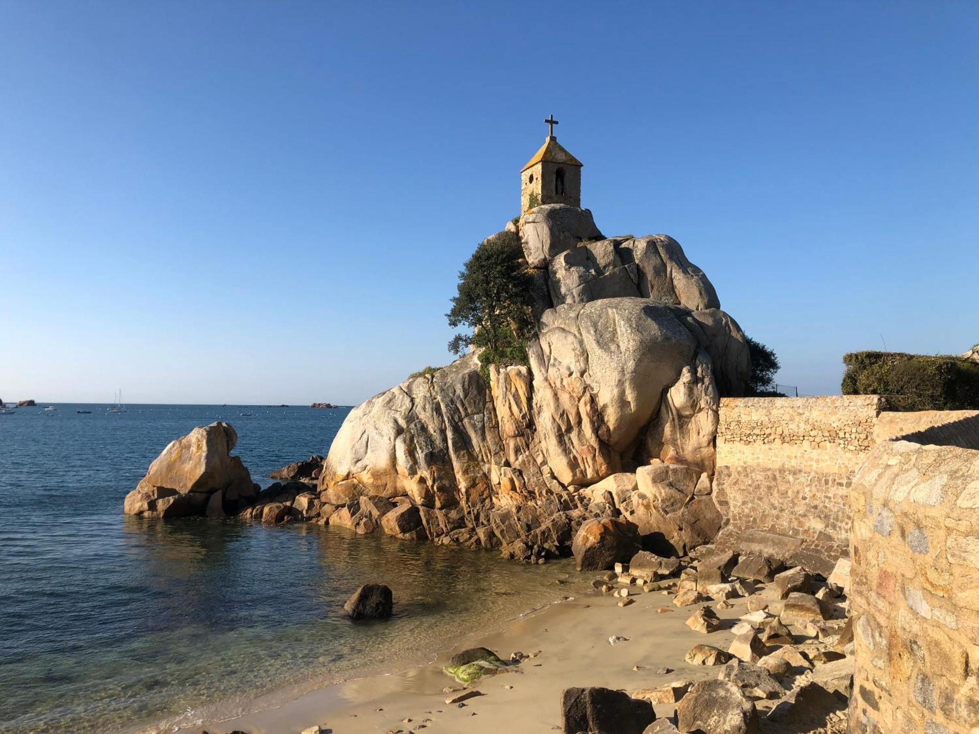 Les Ecolodges Sous Le Phare Луаннек Экстерьер фото